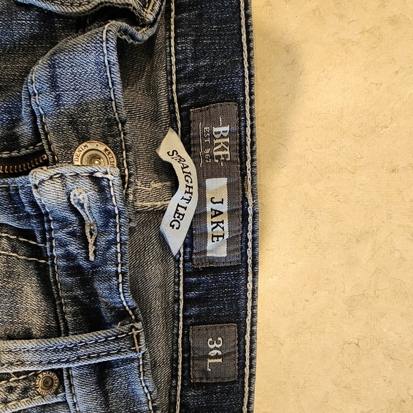 BKE - Picture 2 of 3